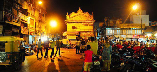 Manek Chawk (Local Food Joint)